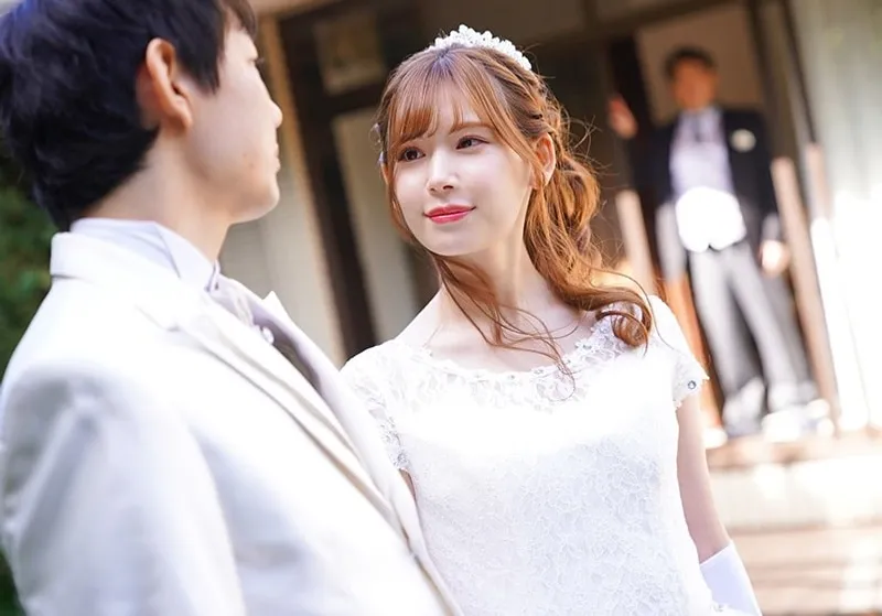 Bố ông chồng xoạc người yêu của con trai ngay sau lễ cưới của con trai