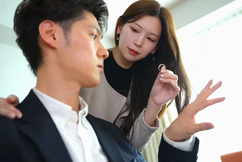 Cô vợ đi đi giã ngoại, gã chồng ở nhà bị nhỏ em bà xã gạ quan hệ không trượt phát nào